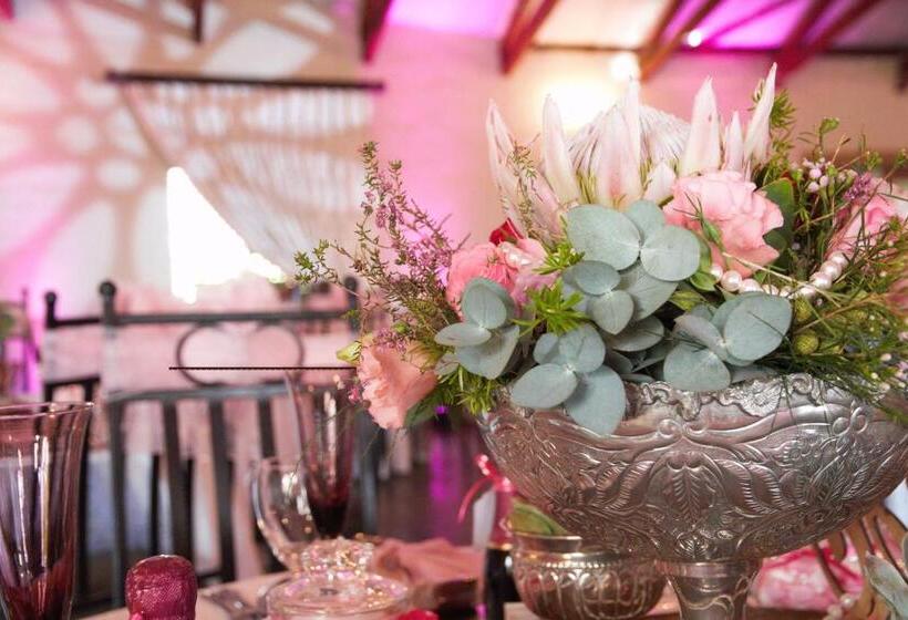 Пансион Grasslands Conference And Wedding Venue