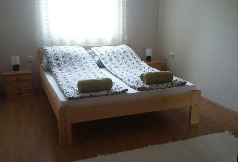 펜션 Juli Vendégház