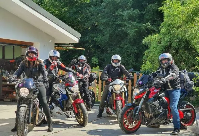 Aamiaismajoitus (B&B) Il Casolare Del Medio Olona