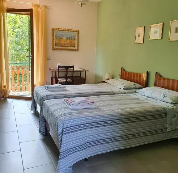 Aamiaismajoitus (B&B) Il Casolare Del Medio Olona