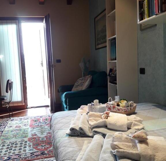 민박 Lovely Casa Paola Villlafranca Centro Zimmer Rooms