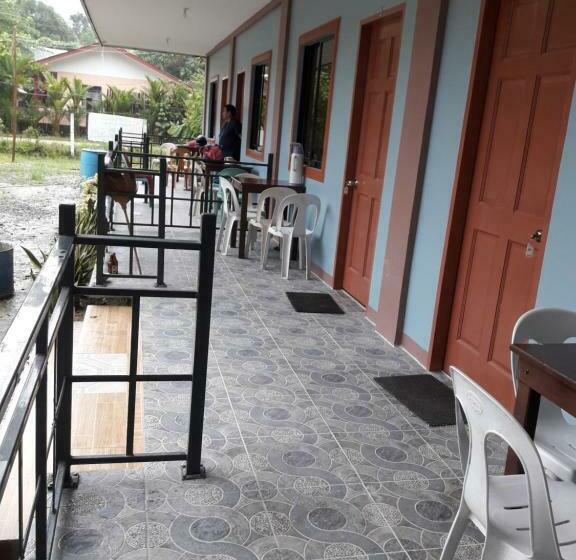 Pensão Cubby S Guesthouse