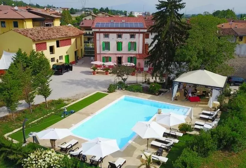 Majatalo Villa Rossella Rooms