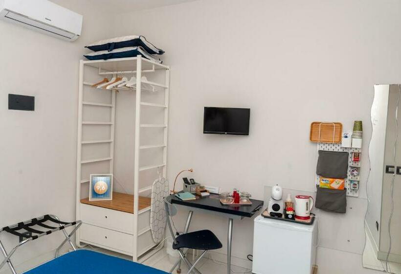 민박 Estate4home   Christal