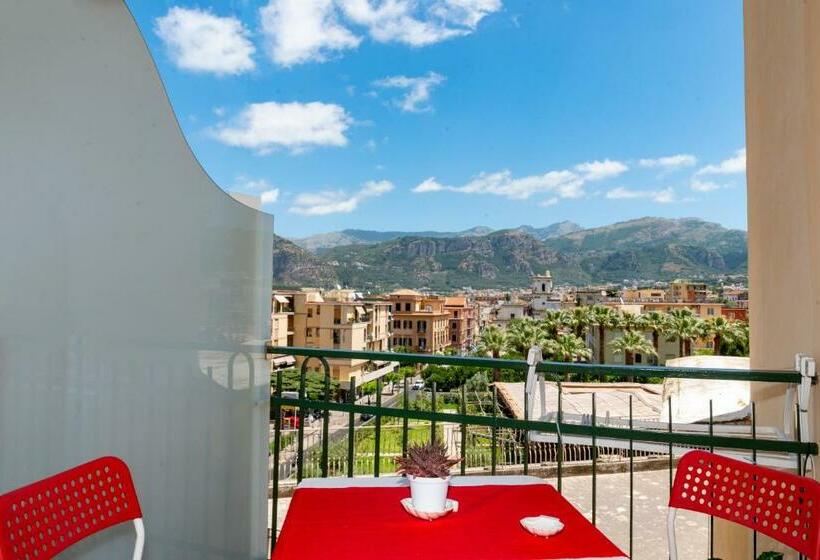 민박 Estate4home   Christal