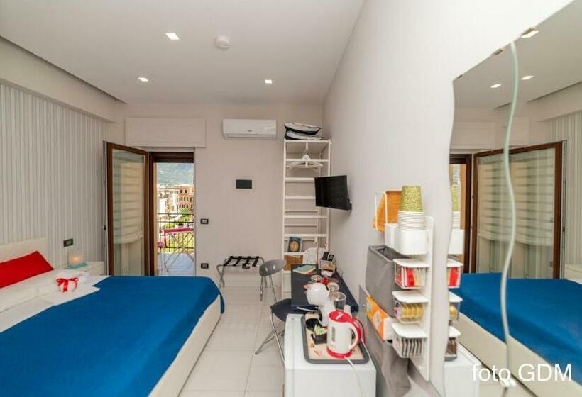 민박 Estate4home   Christal