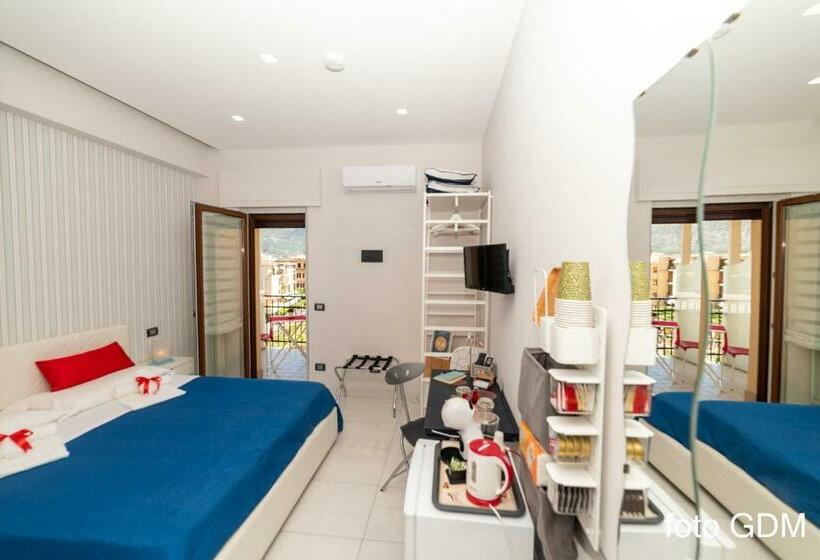 민박 Estate4home   Christal