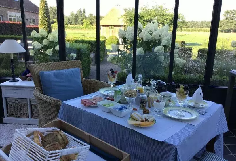 Aamiaismajoitus (B&B) De Moeraseik