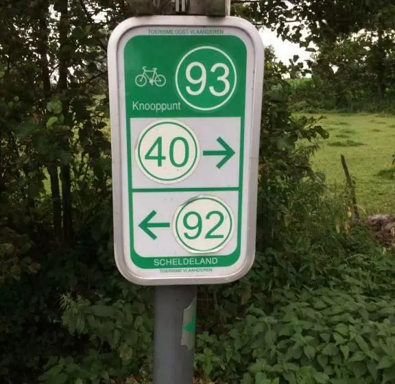 Aamiaismajoitus (B&B) De Moeraseik