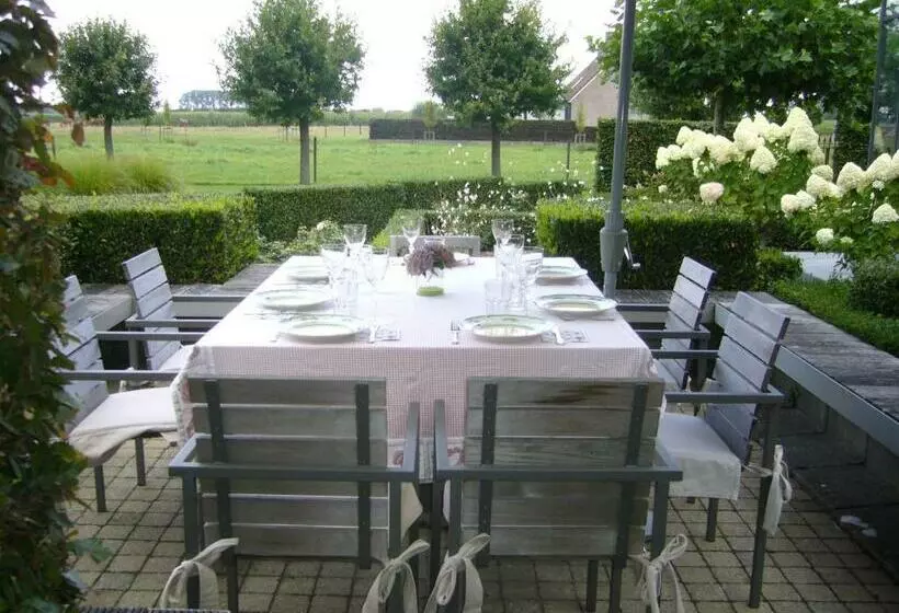 Aamiaismajoitus (B&B) De Moeraseik