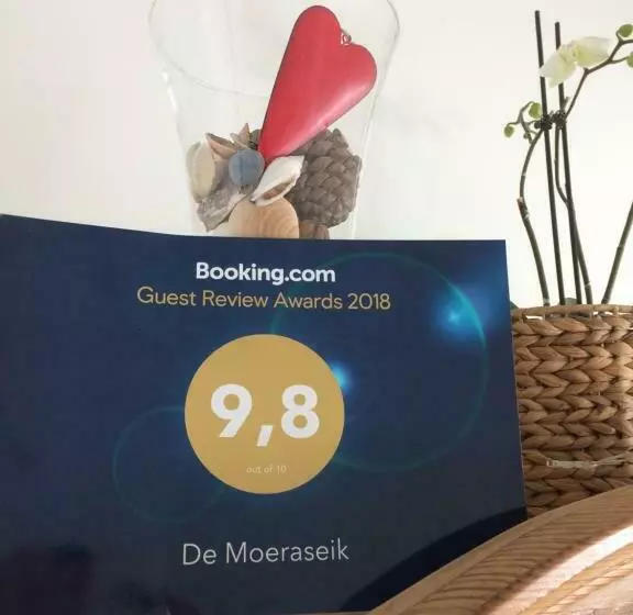 Aamiaismajoitus (B&B) De Moeraseik