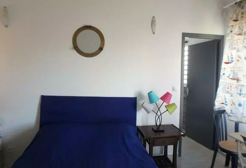 تختخواب و صبحانه La Marine