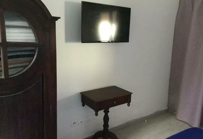 تختخواب و صبحانه La Marine