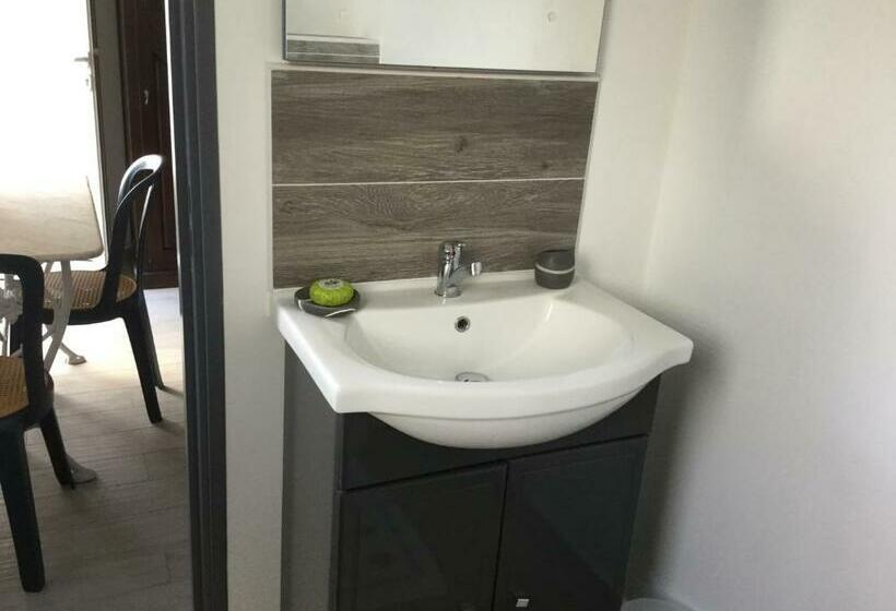 تختخواب و صبحانه La Marine