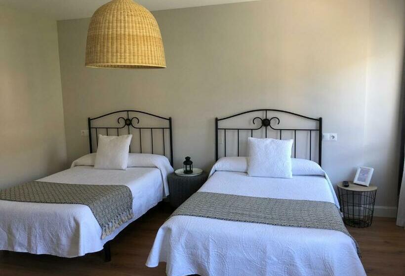 تختخواب و صبحانه Pensión Fernández