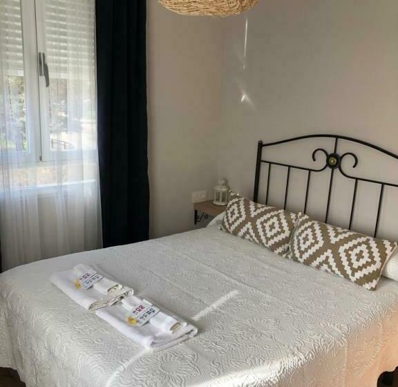 تختخواب و صبحانه Pensión Fernández