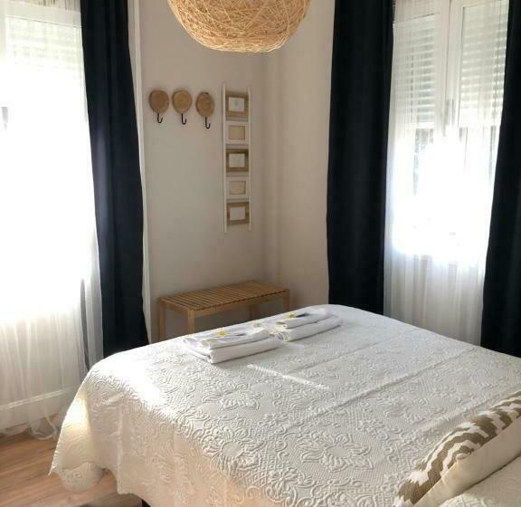 تختخواب و صبحانه Pensión Fernández