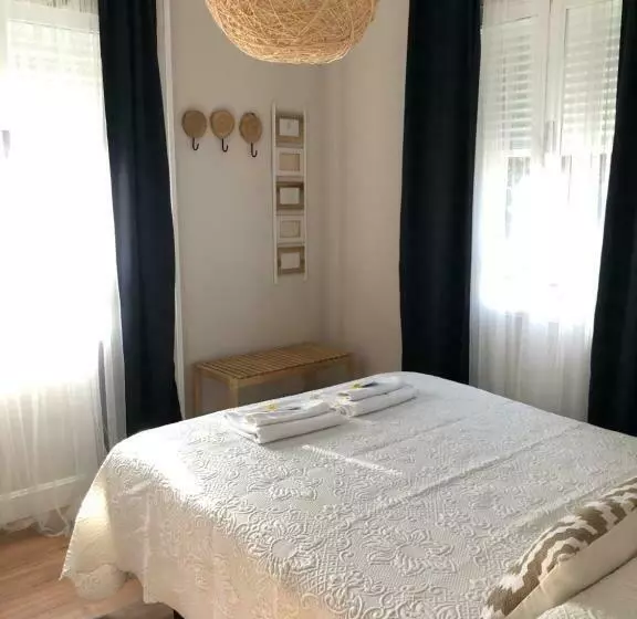 ベッドアンドブレックファースト Pensión Fernández