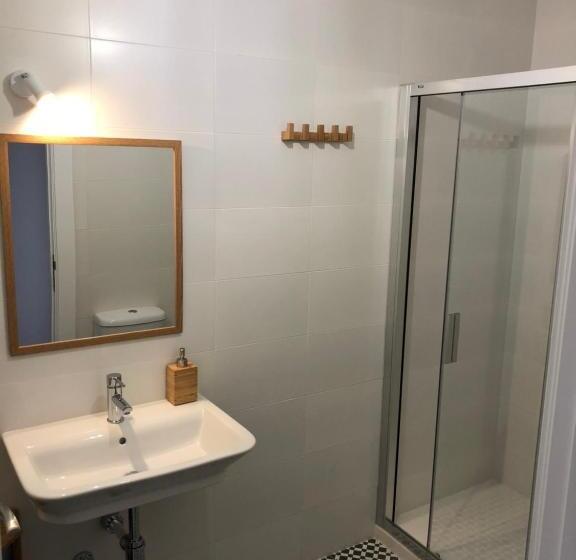 تختخواب و صبحانه Pensión Fernández