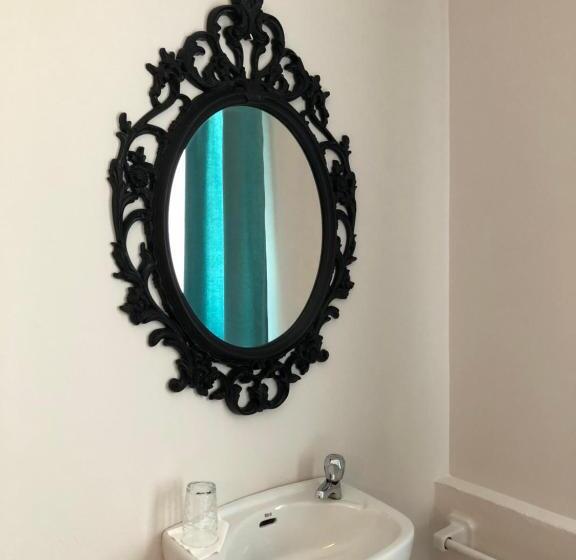 تختخواب و صبحانه Pensión Fernández