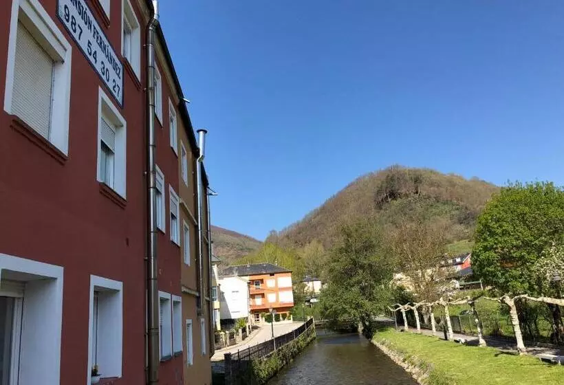 ベッドアンドブレックファースト Pensión Fernández