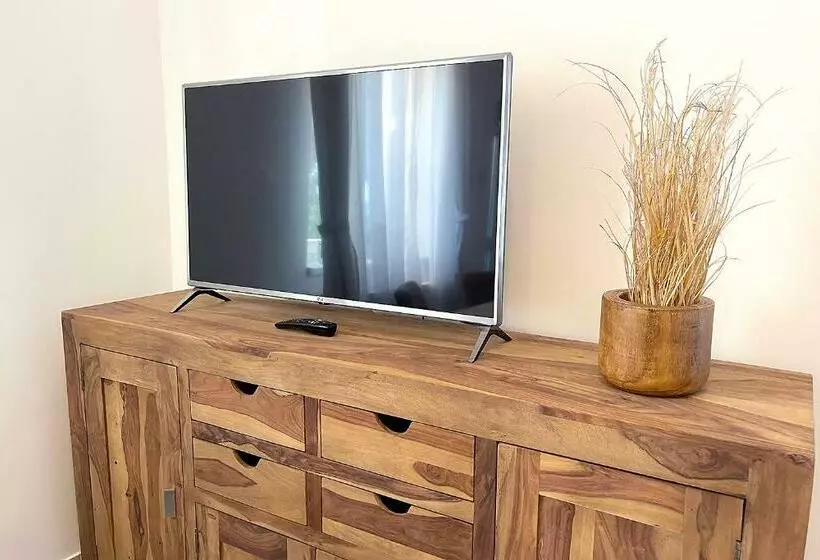 Majatalo Full Garden House At Heroes Square