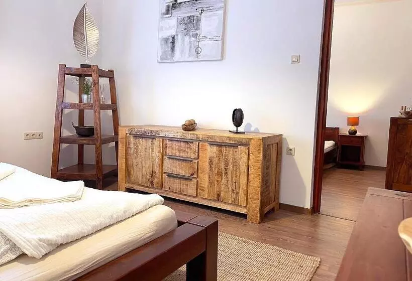 Majatalo Full Garden House At Heroes Square