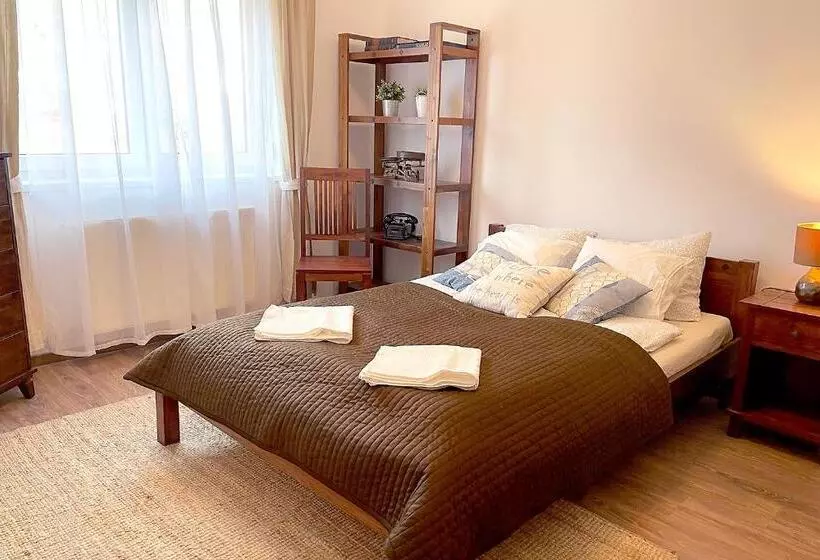 Majatalo Full Garden House At Heroes Square