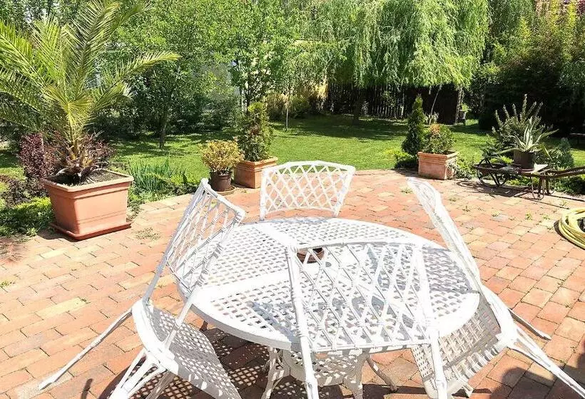 Majatalo Full Garden House At Heroes Square