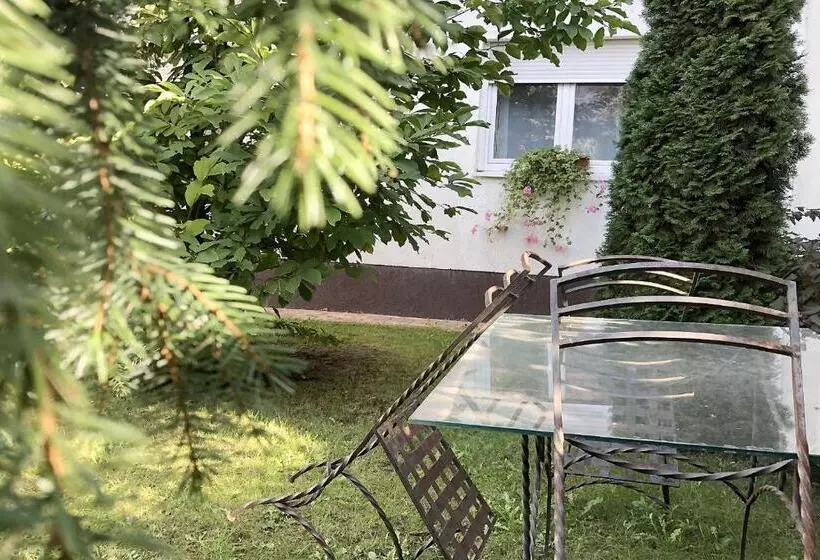 Majatalo Full Garden House At Heroes Square