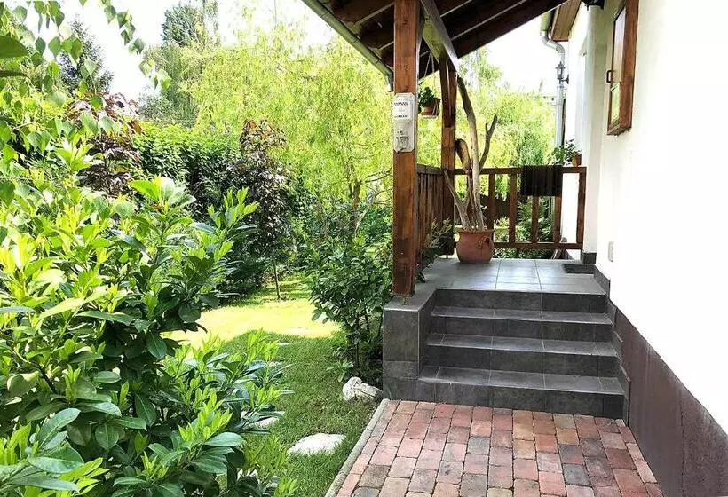 Majatalo Full Garden House At Heroes Square