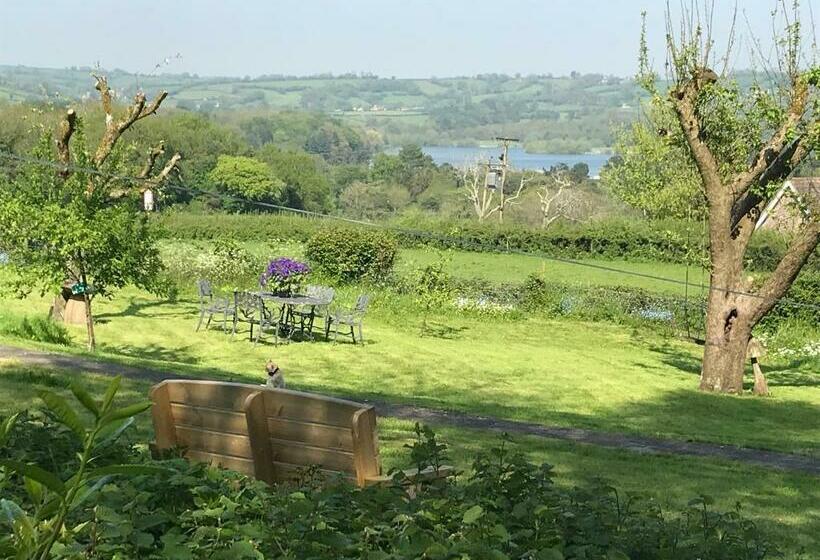 مبيت وإفطار Coombe Lodge Farm House