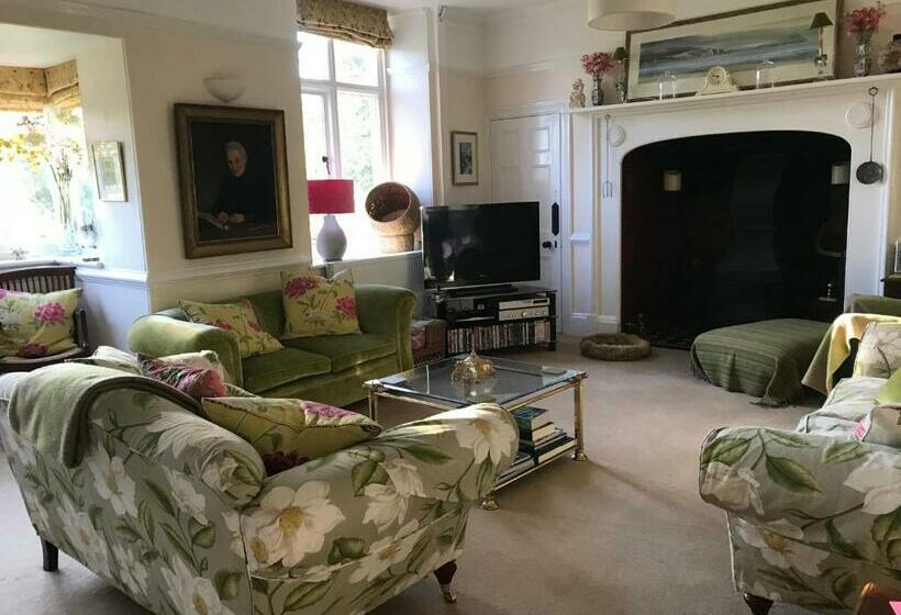 مبيت وإفطار Coombe Lodge Farm House