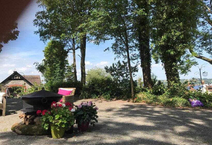 مبيت وإفطار Coombe Lodge Farm House