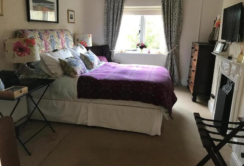 مبيت وإفطار Coombe Lodge Farm House