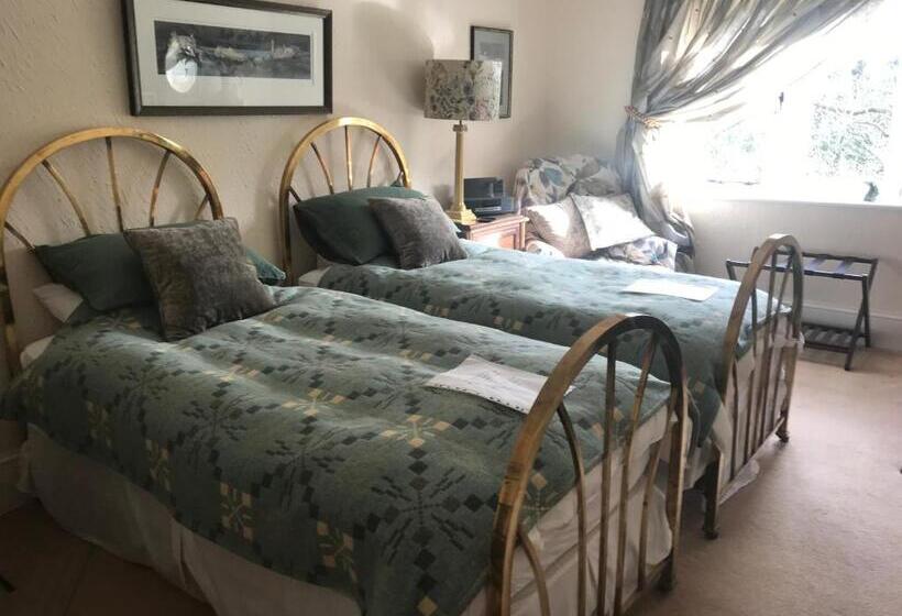 مبيت وإفطار Coombe Lodge Farm House