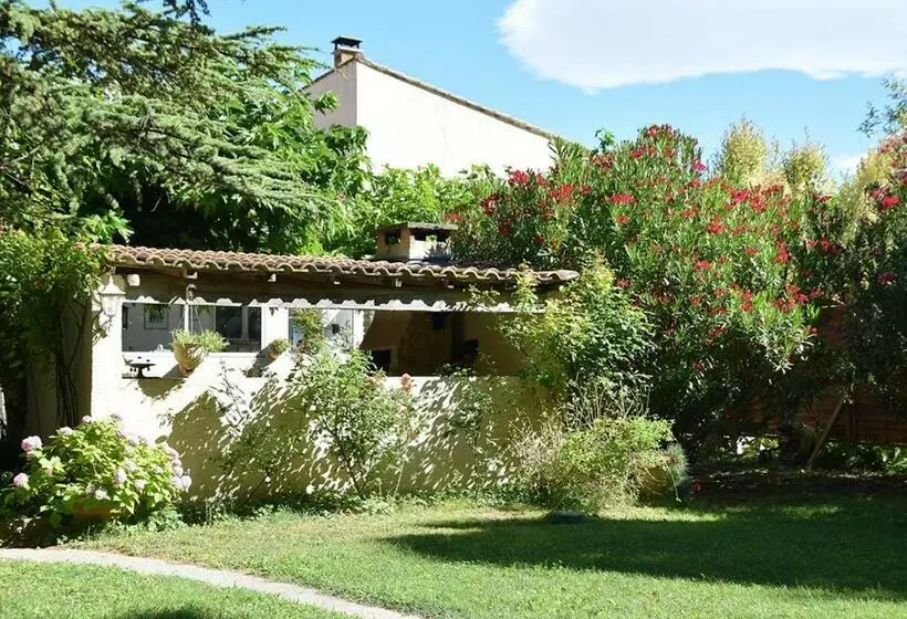 Aamiaismajoitus (B&B) La Maison Des Invites