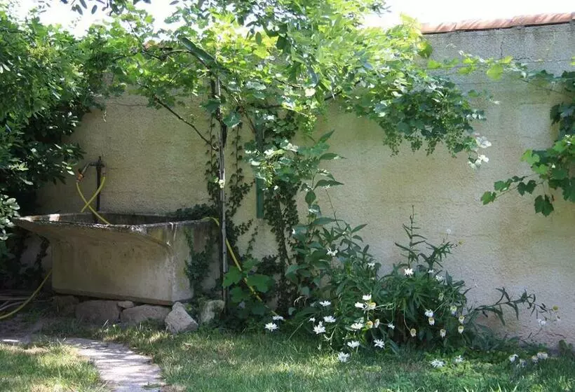 Aamiaismajoitus (B&B) La Maison Des Invites