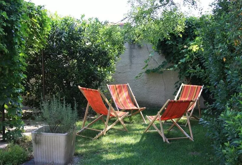 Aamiaismajoitus (B&B) La Maison Des Invites