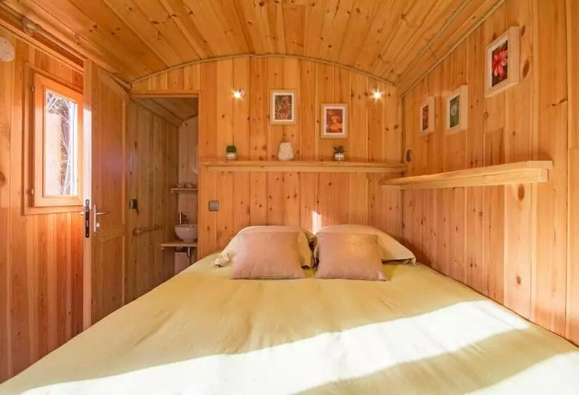 Aamiaismajoitus (B&B) Les Jardins De Coët Kra