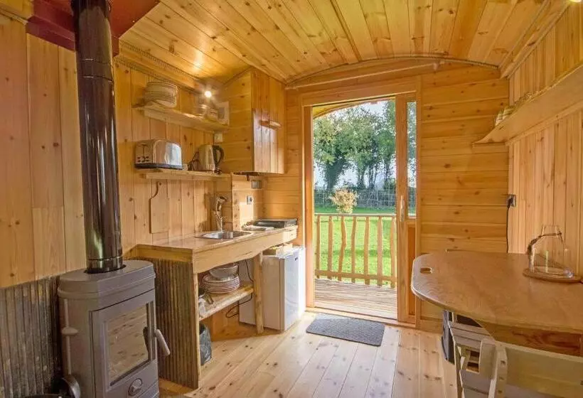 Aamiaismajoitus (B&B) Les Jardins De Coët Kra