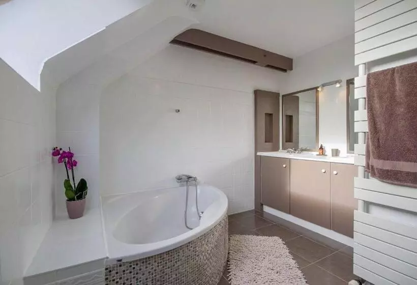 Aamiaismajoitus (B&B) Les Jardins De Coët Kra