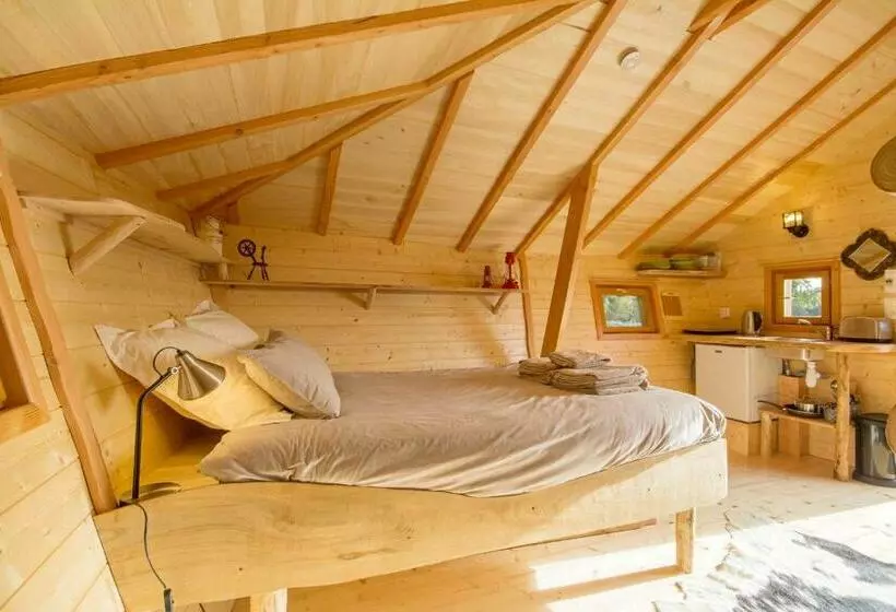 Aamiaismajoitus (B&B) Les Jardins De Coët Kra