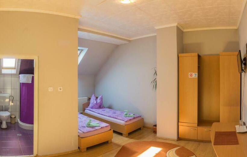 تختخواب و صبحانه Szász&szász Panzió