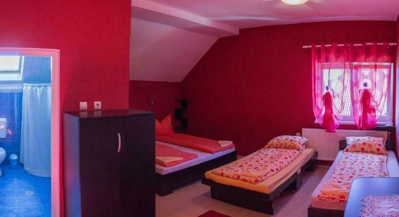 تختخواب و صبحانه Szász&szász Panzió