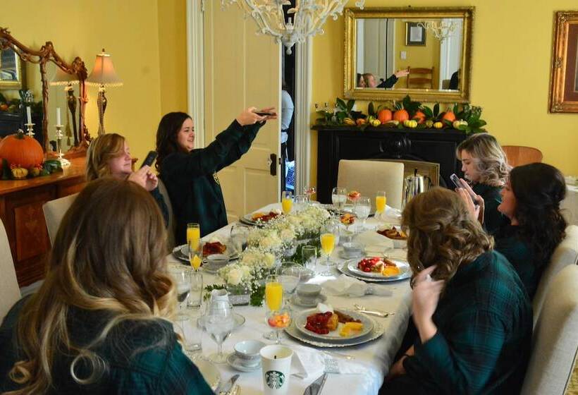 مبيت وإفطار The Wynne House Inn