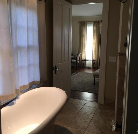 مبيت وإفطار The Wynne House Inn