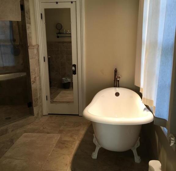 مبيت وإفطار The Wynne House Inn