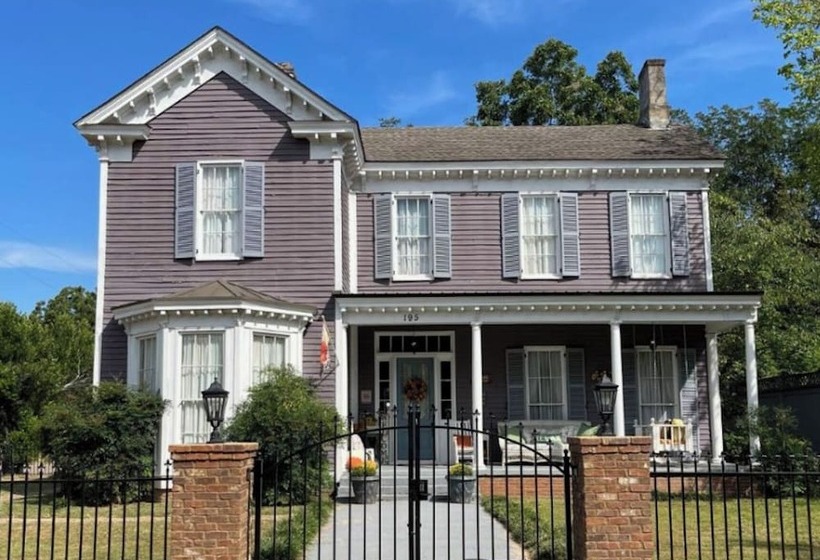 مبيت وإفطار The Wynne House Inn