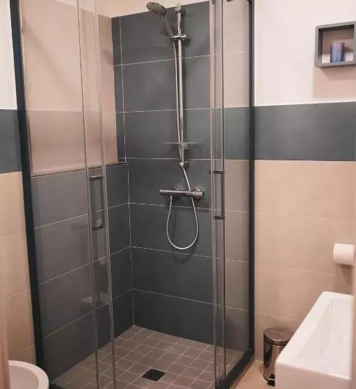 تختخواب و صبحانه Yeasy Smart Rooms Cefalù